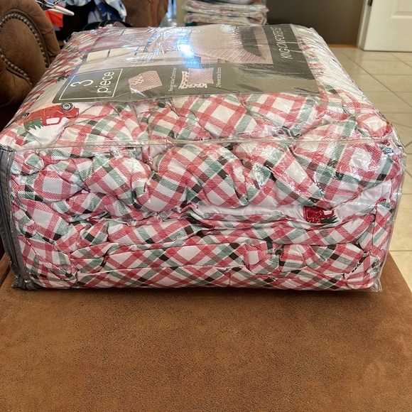 Christmas King Comforter Set Green/Red/White Plaid Red Truck/ Christmas Tree NWT - Picture 9 of 9